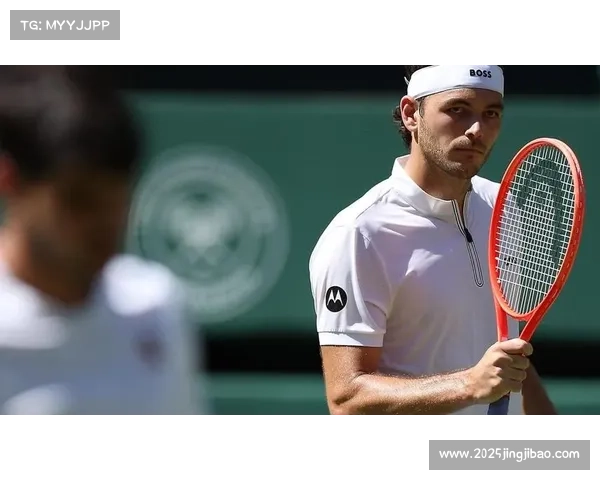 阿尔卡拉斯逆转弗里茨，取得总决赛小组赛两连胜。